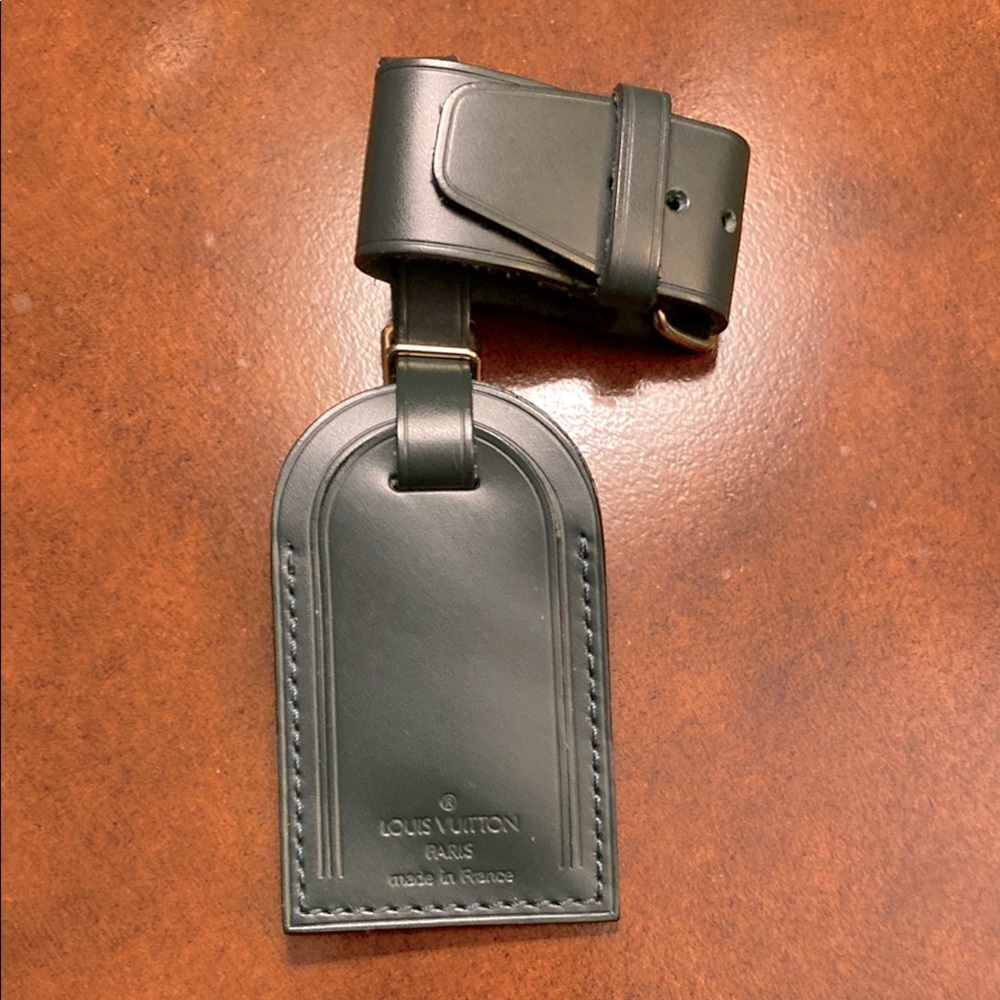 Louis Vuitton Green Luggage Tag with COA